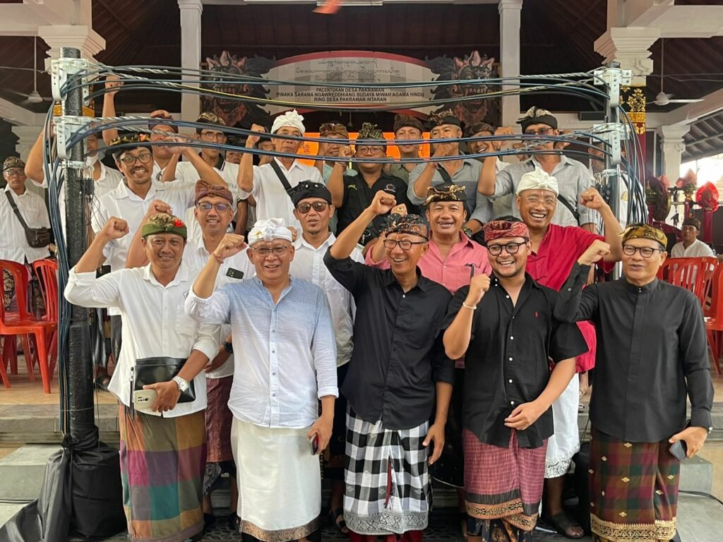 Dokumentasi Peresmian Tiang Bersama. <br> Guna untuk menghilangkan keresahan warga terkait kondisi tiang dan kebel yang semrawut di wilayah Desa Intaran, Sanur, Denpasar, Kami resmi meluncurkan inisiatif pemasangan tiang bersama pada Rabu (13 November 2024). Inisiatif ini diharapkan dapat menjaga kerapian, keamanan, serta estetika desa adat, yang juga menjadi destinasi wisata unggulan di Kota Denpasar<br> <br> Sumber Foto: ads/bpn – Bali Portal News​
          Bali Portal News
          